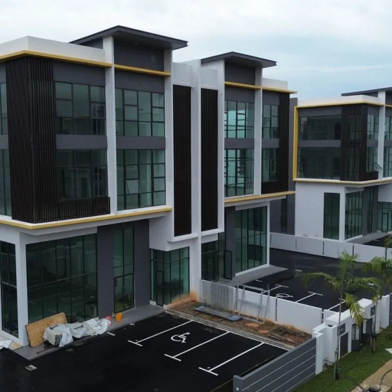 Semi-D Factory for Sale in Serenia City, Sepang (9,000 sqft) - 1